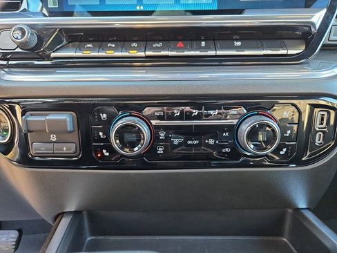 Used 2024 Chevrolet Silverado 1500 High Country image 23