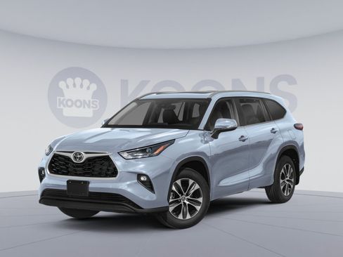 Used 2023 Toyota Highlander XLE AWD/4WD image 1