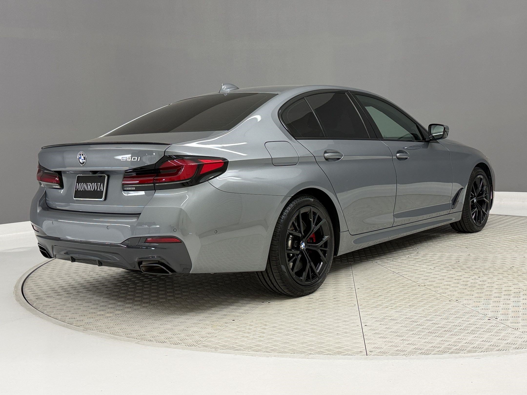 Certified 2023 BMW 540i w/ M Sport Package RWD image 9