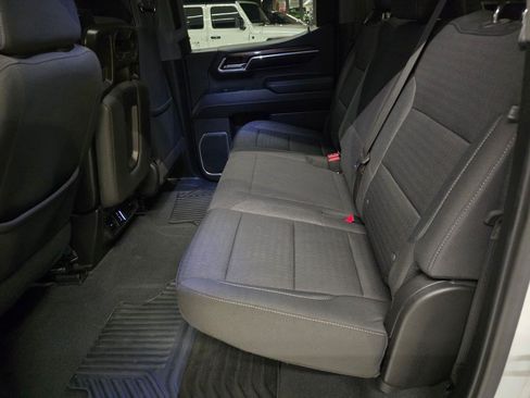 Used 2023 Chevrolet Silverado 1500 LT AWD/4WD image 32
