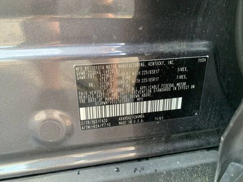 Used 2025 Toyota RAV4 XLE AWD/4WD image 33