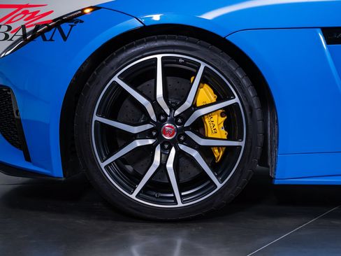 Used 2017 Jaguar F-TYPE SVR AWD/4WD image 17