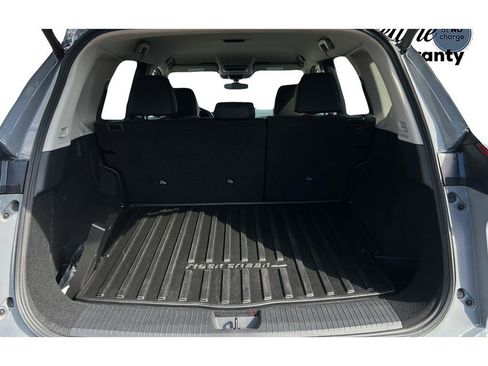 Used 2025 Nissan Rogue SV image 28