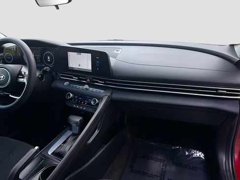 Used 2024 Hyundai Elantra SEL image 30