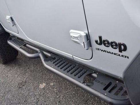 Used 2024 Jeep Wrangler Unlimited Sport AWD/4WD image 13