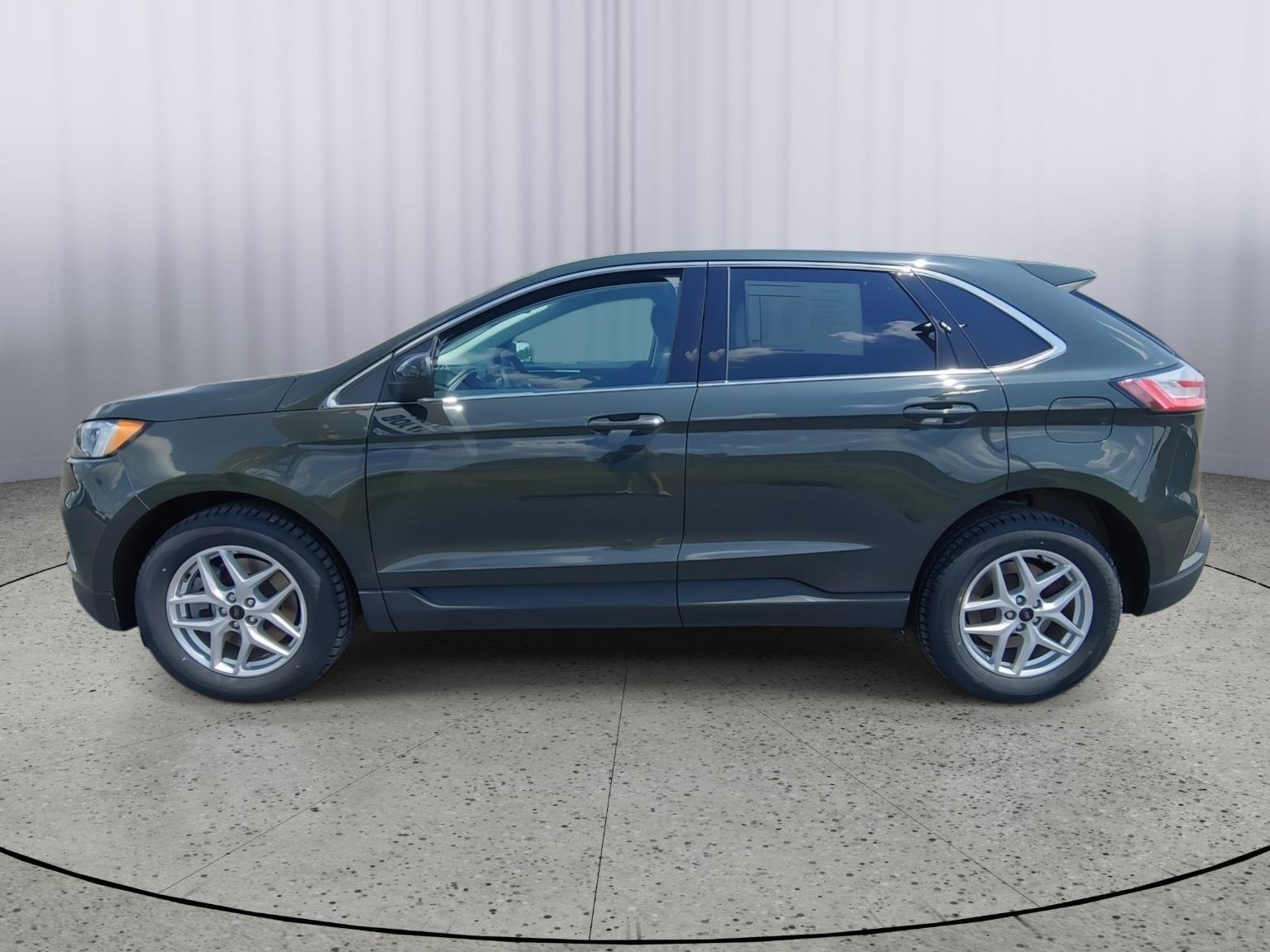 Used 2023 Ford Edge SEL w/ Convenience Package AWD/4WD image 11