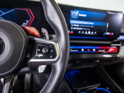 Used 2025 BMW M5 w/ Carbon Package image 33