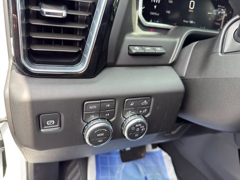 Used 2026 GMC Sierra 2500 Denali w/ Denali Reserve Package AWD/4WD image 13