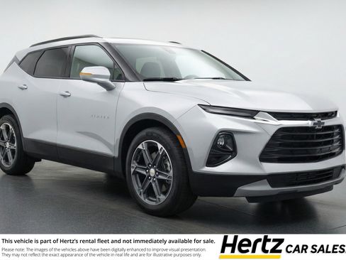 Used 2025 Chevrolet Blazer LT image 1