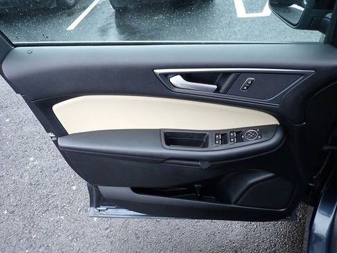 Used 2022 Ford Edge SE w/ Black Appearance Package image 20