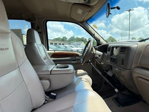 Used 2002 Ford F350 Lariat AWD/4WD image 23