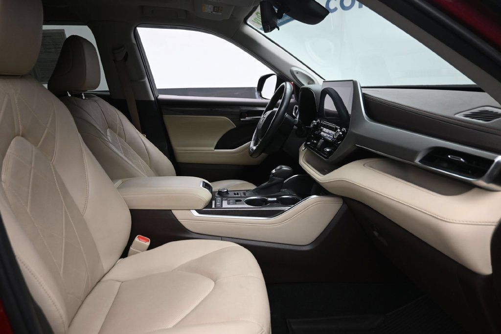 Used 2020 Toyota Highlander Platinum AWD/4WD image 9