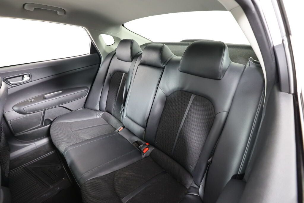Used 2019 Kia Optima S FWD image 15