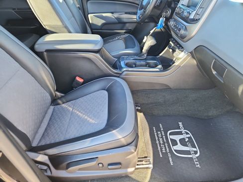 Used 2017 Chevrolet Colorado Z71 w/ Z71 Midnight Edition image 15