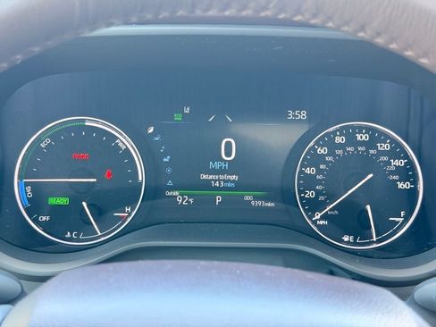 Used 2024 Toyota Sienna Platinum FWD image 32