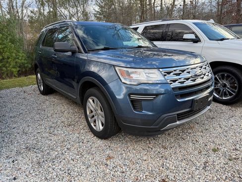 Used 2019 Ford Explorer XLT image 5