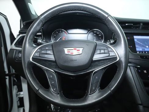 Used 2022 Cadillac XT5 Premium Luxury image 33