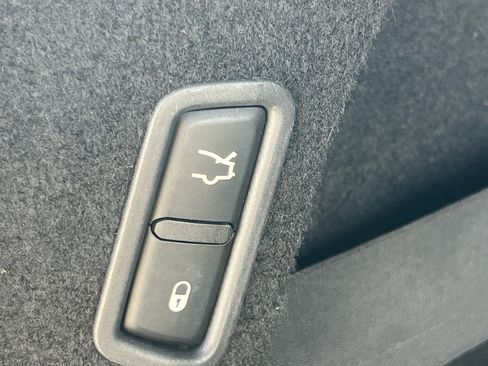 Used 2018 Maserati Levante image 74