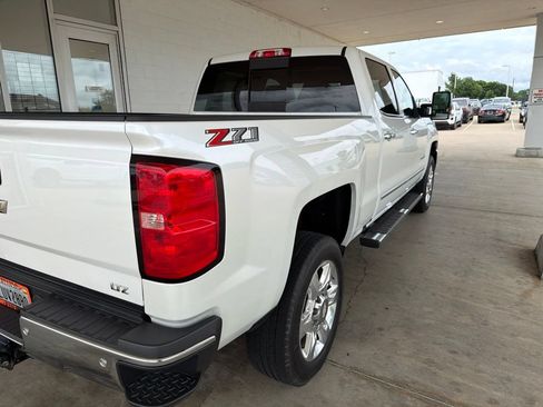 Used 2018 Chevrolet Silverado 2500 LTZ w/ Duramax Plus Package AWD/4WD image 6