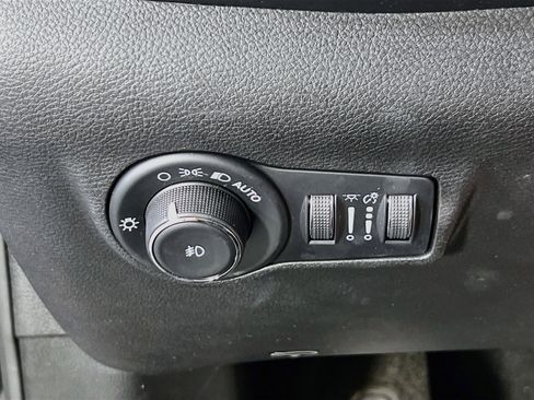 Used 2023 Jeep Compass Latitude AWD/4WD image 10