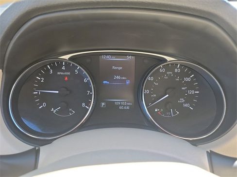 Used 2015 Nissan Rogue SV image 24