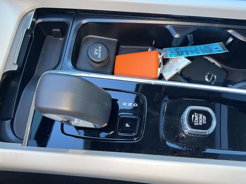 Used 2024 Volvo S60 B5 Ultimate w/ Climate Package image 18