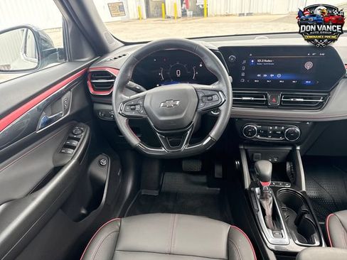 Used 2024 Chevrolet TrailBlazer RS w/ Convenience Package FWD image 13