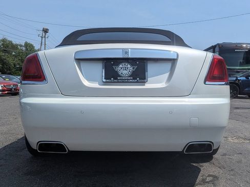 Used 2018 Rolls-Royce Dawn RWD image 9
