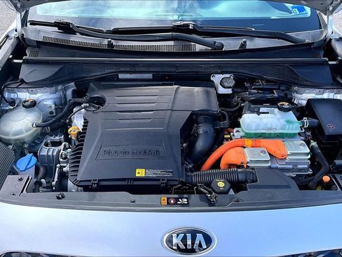 Used 2020 Kia Niro LXS image 28