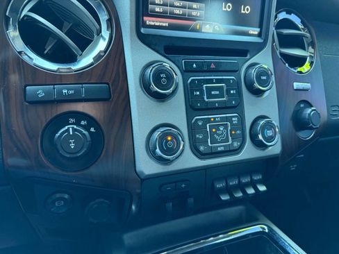 Used 2016 Ford F250 Platinum w/ Platinum Package image 13