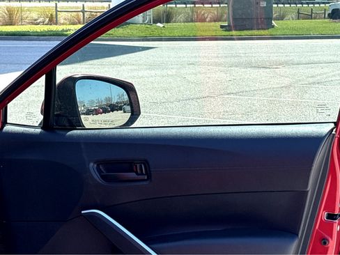 Used 2022 Toyota Corolla Cross LE image 17