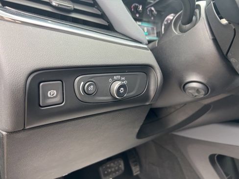 Used 2018 Buick Enclave Premium w/ Experience Buick Package image 10