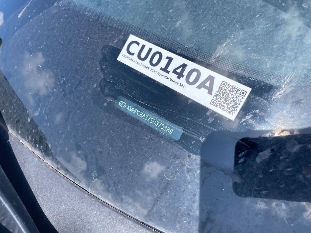 Used 2025 Hyundai Venue SEL FWD image 8