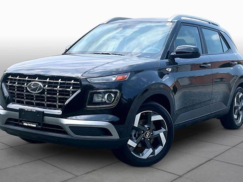 Used 2025 Hyundai Venue SEL FWD image 1