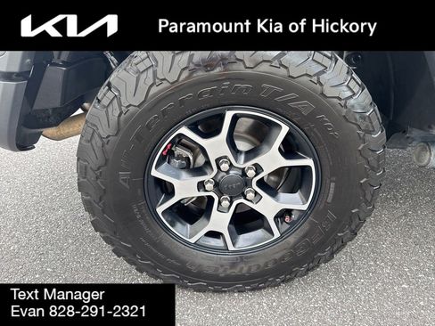 Used 2019 Jeep Wrangler Unlimited Rubicon w/ Cold Weather Group AWD/4WD image 9