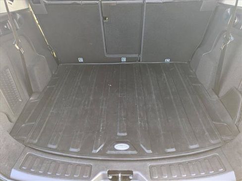 Used 2018 Land Rover Discovery Sport SE AWD/4WD image 6