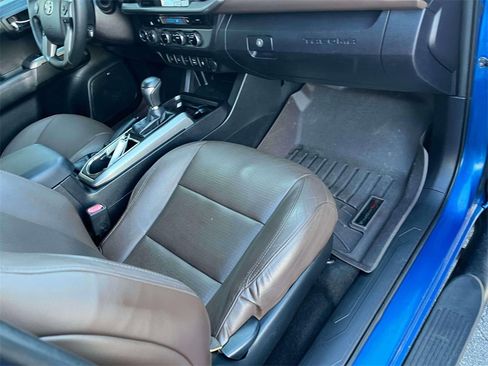 Used 2016 Toyota Tacoma Limited image 20