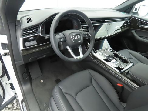 Used 2025 Audi Q8 Premium Plus w/ Premium Plus Package image 10