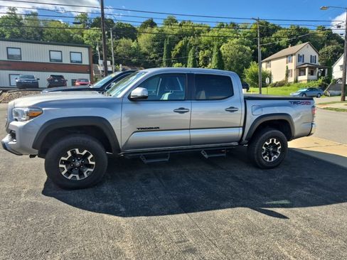Used 2021 Toyota Tacoma TRD Off-Road AWD/4WD image 4