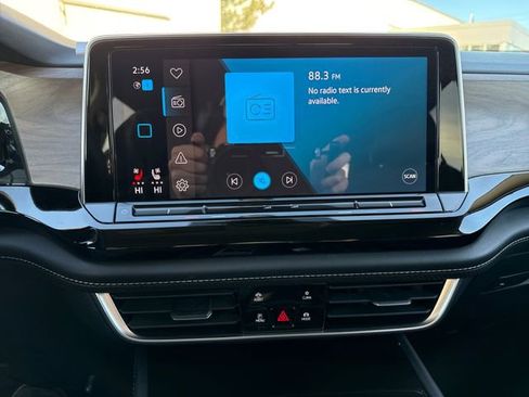 Used 2024 Volkswagen Atlas SE image 27