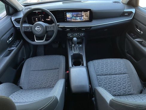 Used 2025 Nissan Kicks SV image 20