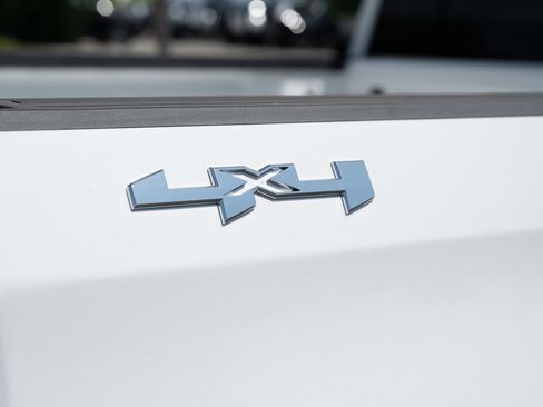 Used 2024 GMC Sierra 1500 Elevation image 11