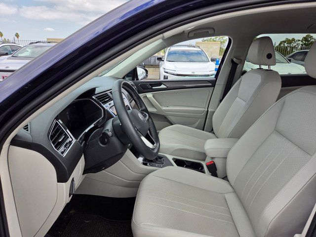 Used 2023 Volkswagen Tiguan SE FWD image 10