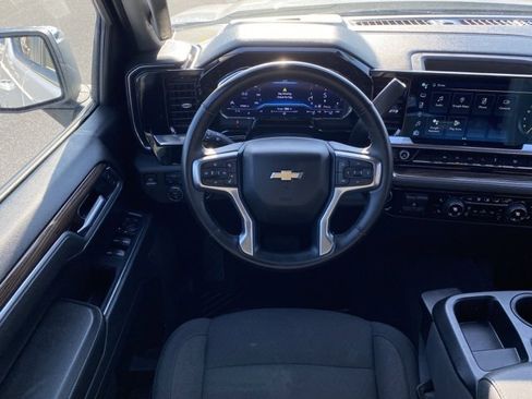 Used 2025 Chevrolet Silverado 1500 LT image 23