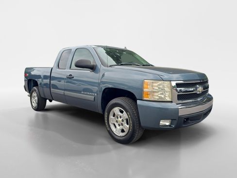 Used 2007 Chevrolet Silverado 1500 LT w/ 1LT Convenience Package RWD image 7