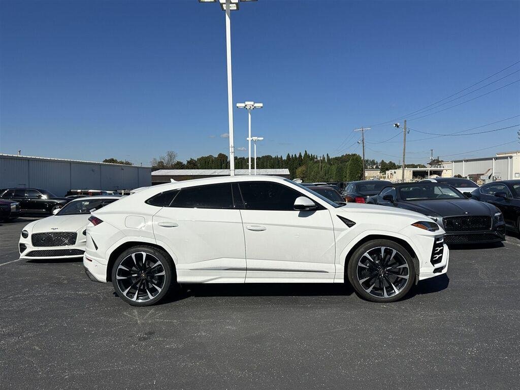 Used 2021 Lamborghini Urus AWD/4WD image 6