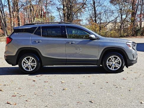 Used 2018 GMC Terrain SLE w/ Driver Convenience Package image 2