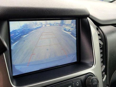 Used 2020 Chevrolet Suburban LT image 28