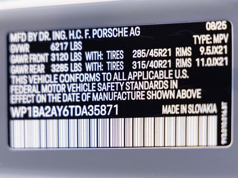 Certified 2026 Porsche Cayenne Base image 39