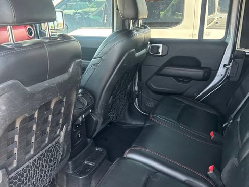 Used 2019 Jeep Wrangler Unlimited Rubicon AWD/4WD image 6